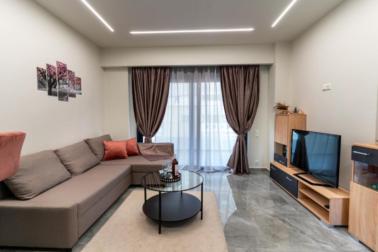 Olina'S Luxury Apartment ตริกาลา ภายนอก รูปภาพ